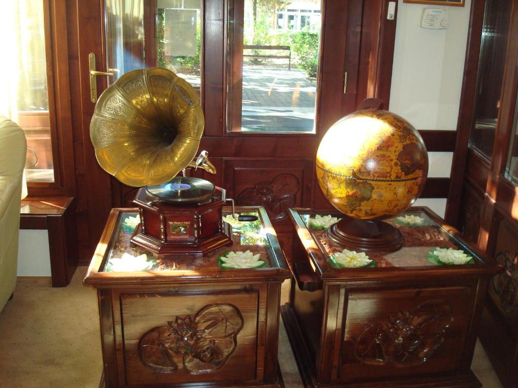 阿米酒店 Băile Felix 外观 照片