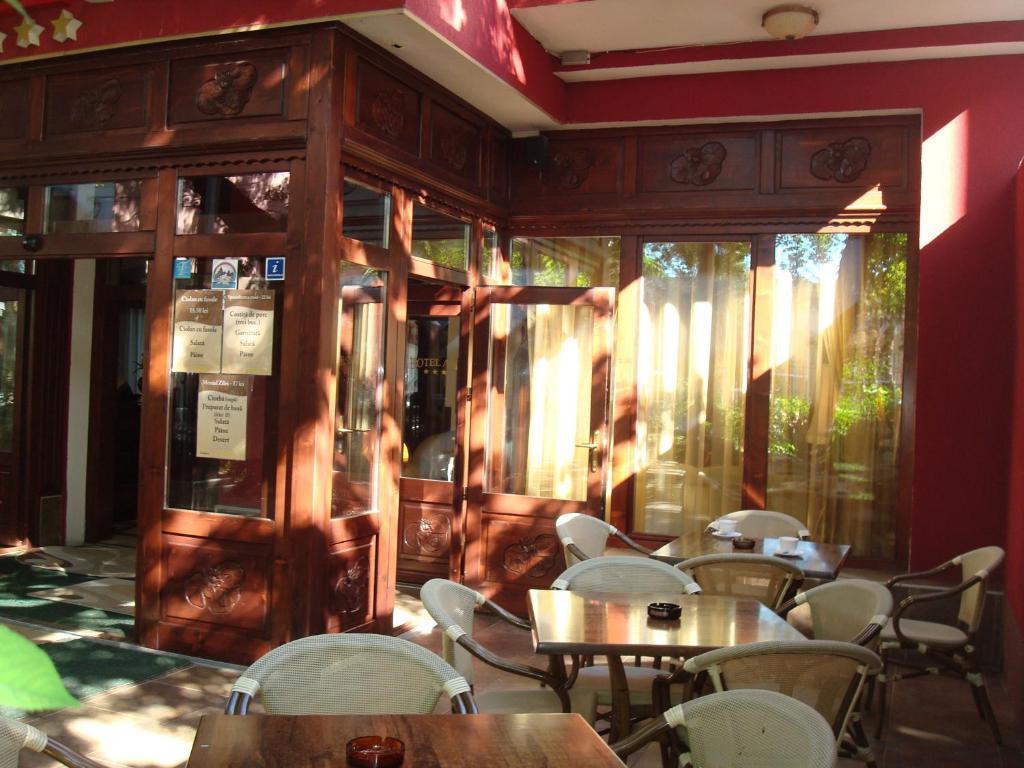 阿米酒店 Băile Felix 外观 照片