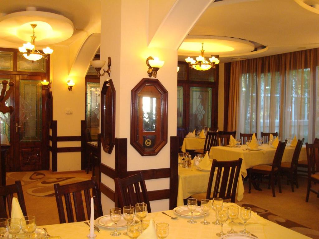 阿米酒店 Băile Felix 外观 照片