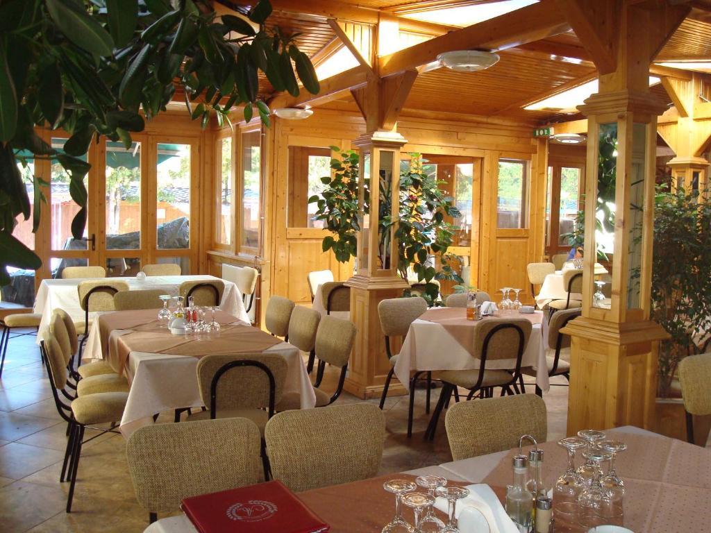 阿米酒店 Băile Felix 外观 照片